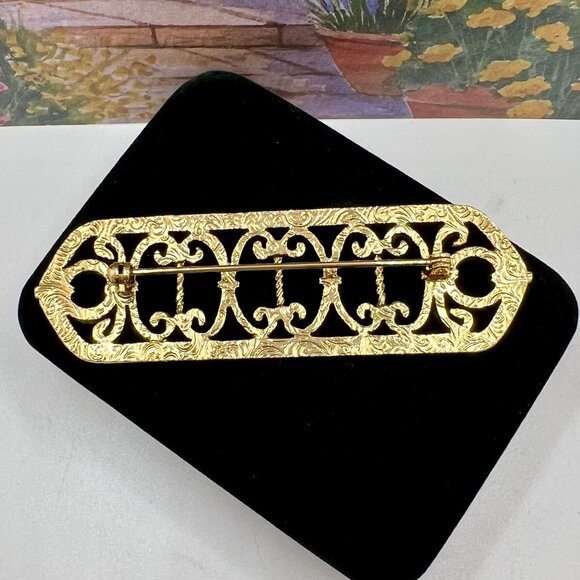1928 Brand Gold Filigree Bar Brooch - Picture 4 of 4